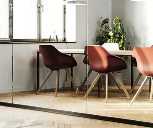 Wilkhahn-Stühle Yonda in Rot, Orange und Grau