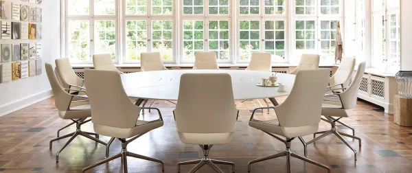 Wilkhahn-Stuhl aus dem Programm Graph in einem Besprechungsraum