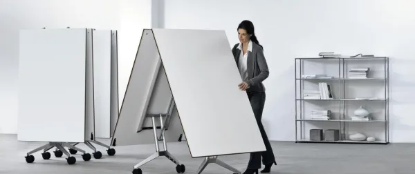 Wilkhahn-Tisch aus dem Programm Confair geklappt