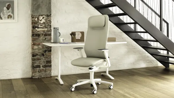 Wilkhahns Sitze aus dem AT-Programm in Weiss