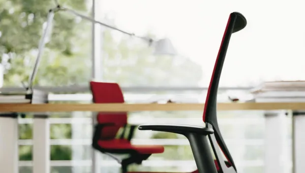Wilkhahn-Stühle aus dem Programm Modus in einem Büro
