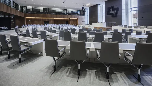 Wilkhahn-Sitze aus dem Programm Sola in einem Konferenzraum