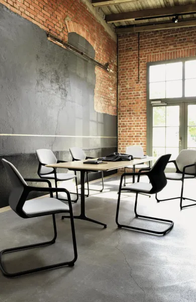 Wilkhahns Sitze aus dem Metrik-Programm in einem Büro