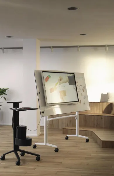 Der Confair Power Server und der Tisch Timetable von Wilkhahn