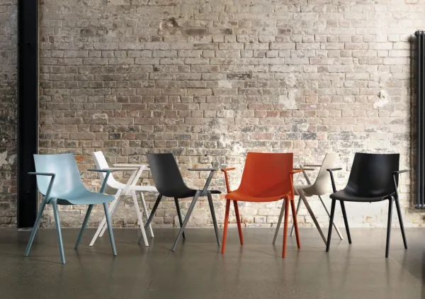 Wilkhahn-Sitze aus dem Aula-Programm in verschiedenen Farben