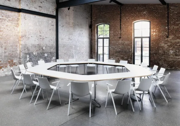 Wilkhahn-Sitze aus dem Programm Aula in einem Konferenzraum