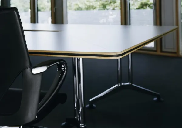 Wilkhahn-Tisch aus dem Programm Logon