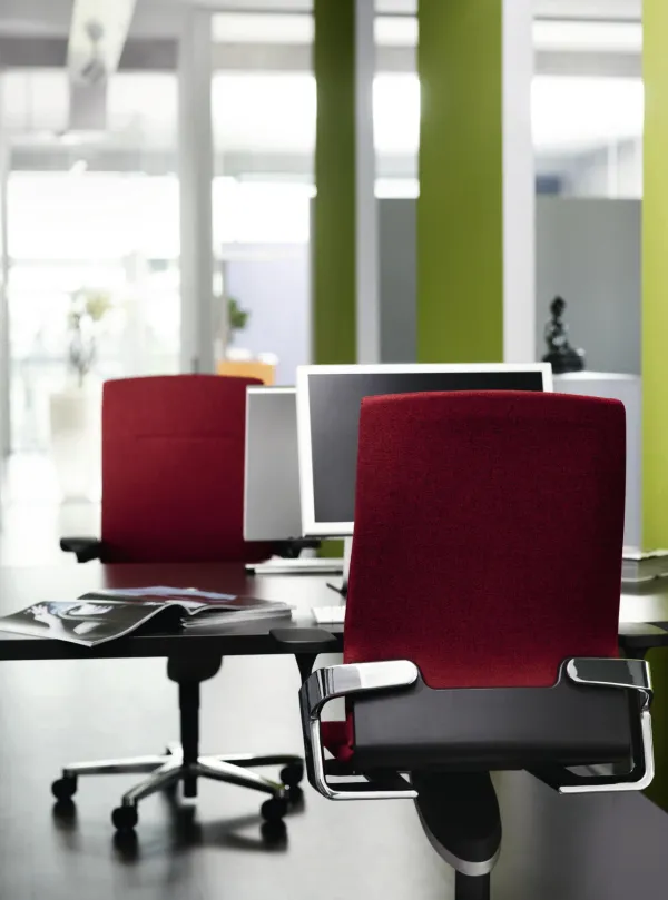 Wilkhahn-Sitze aus dem ON-Programm in Rot