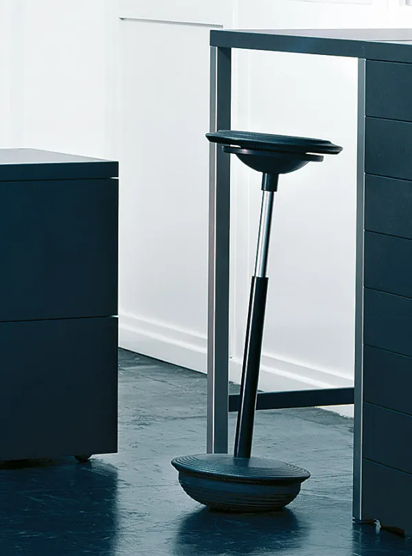 Wilkhahn-Stuhl aus dem Stitz-Programm in Schwarz